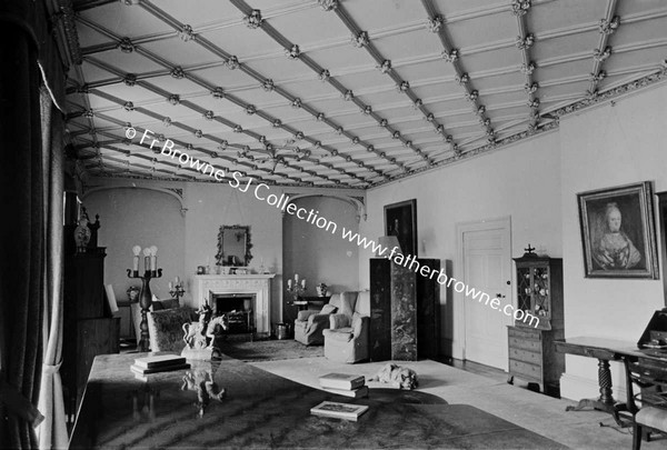 BARMEATH CASTLE DRAWING ROOM